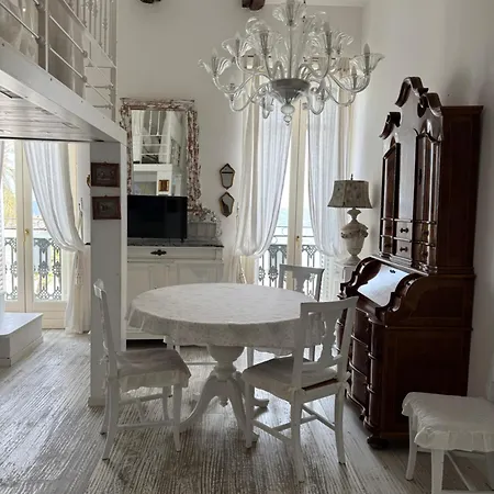 Maison شقة مينتون