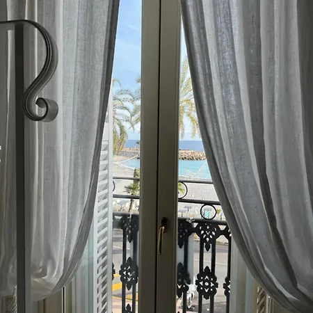 Maison *